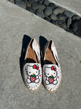 Load image into Gallery viewer, Hello kitty brown strawberry(white)