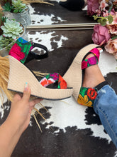 Load image into Gallery viewer, Chiapas embroidery wedges / bordado