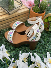 Load image into Gallery viewer, Chula Heels White