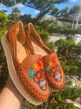 Load image into Gallery viewer, Día de los muertos huaraches