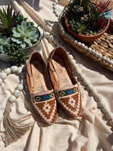 Load image into Gallery viewer, Cajeta embroidery huaraches