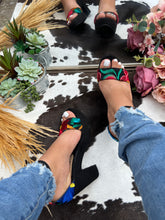 Load image into Gallery viewer, Chiapas embroidery black heel / bordado
