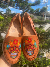 Load image into Gallery viewer, Día de los muertos huaraches