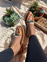 Load image into Gallery viewer, Cajeta embroidery huaraches