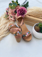 Load image into Gallery viewer, Chula Wedge Tan Strap