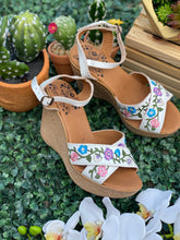 Load image into Gallery viewer, Chula Wedge White