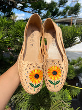 Load image into Gallery viewer, Girasol Bordado Guera ( sunflower)
