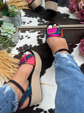 Load image into Gallery viewer, Chiapas embroidery Platform 2 / bordado