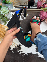 Load image into Gallery viewer, Chiapas embroidery black heel / bordado