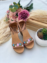Load image into Gallery viewer, Chula Wedge Tan Strap
