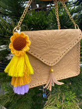 Load image into Gallery viewer, Girasol llavero / sunflower keychain