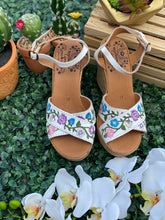 Load image into Gallery viewer, Chula Wedge White