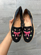 Load image into Gallery viewer, Bow coquette Hello kitty huaraches black