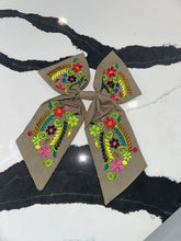 Load image into Gallery viewer, bow coquette