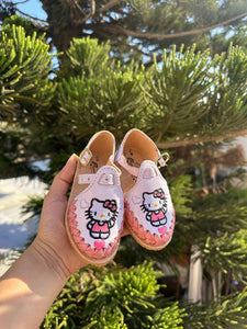 Hello kitty white baby/kids (closed toe/ heart)