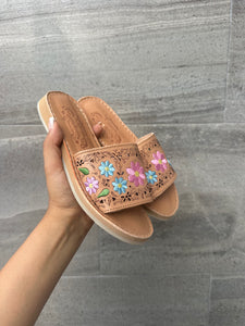 1 flower embroidery sandal tan