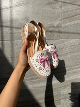 Load image into Gallery viewer, Bow coquette lace up white hello kitty