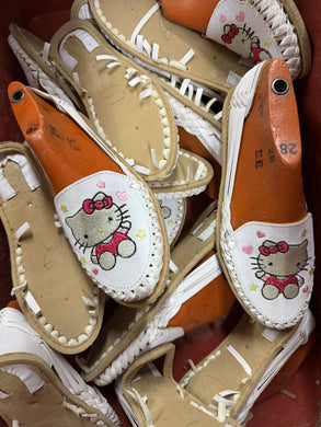 Hello kitty brown star white