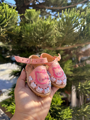 Hello kitty pink baby/kids (closed toe)