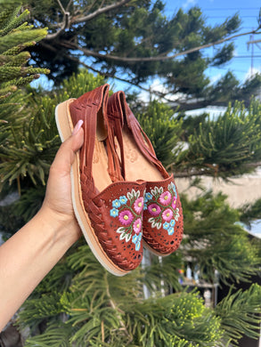 Flowers embroidery brown