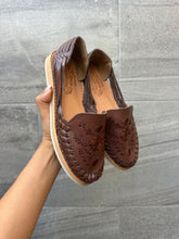 Load image into Gallery viewer, mocha huaraches