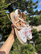 Load image into Gallery viewer, Bow coquette lace up white hello kitty