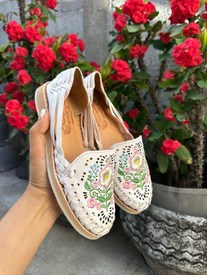 1 flower embroidery white