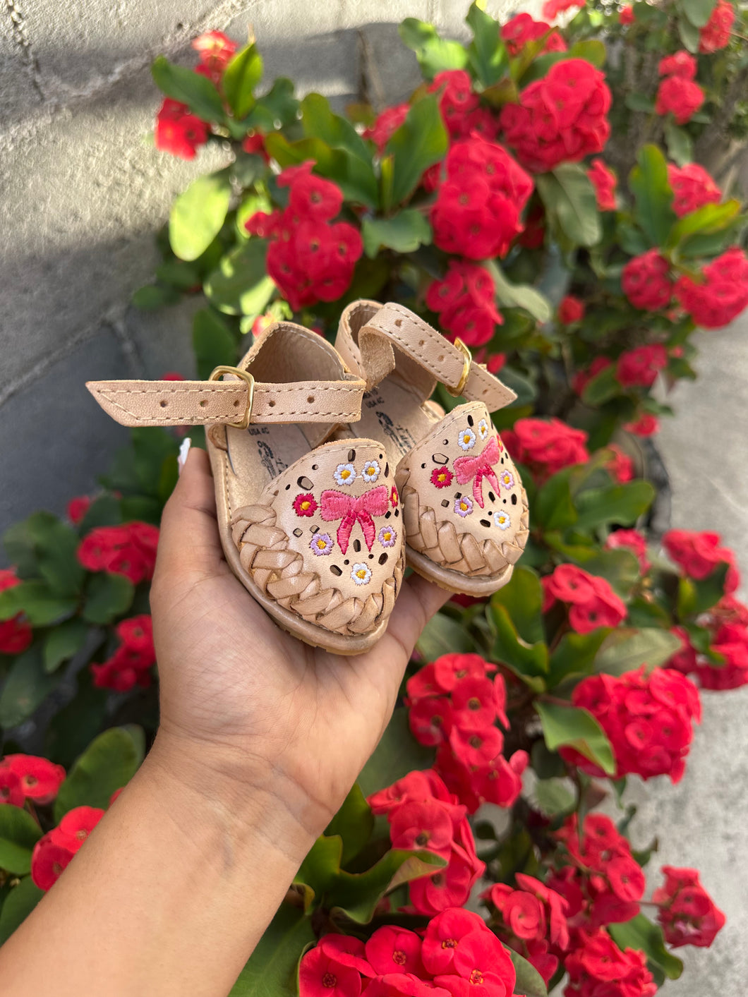 bow kid/baby tan (closed toe)