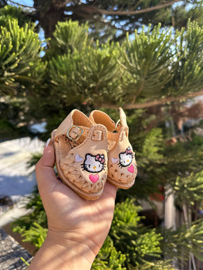 Hello kitty tan baby/kids (closed toe/ heart)