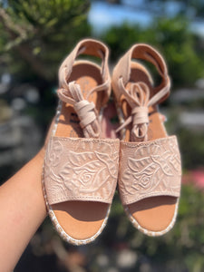 Rosa Natural Lace Up