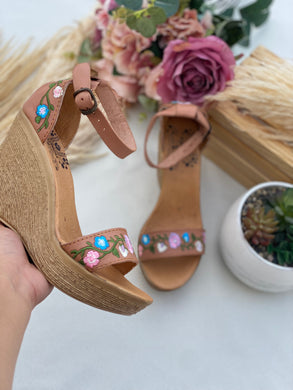 Chula Wedge Tan Strap