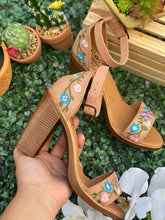 Load image into Gallery viewer, Chula Small Heel Tan