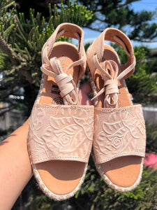 Rosa Natural Lace Up