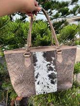 Load image into Gallery viewer, Bella Cowhide Big Handbag