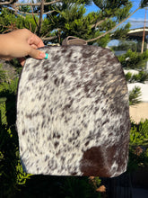 Load image into Gallery viewer, Paris Backpack Cowhide Cincelada