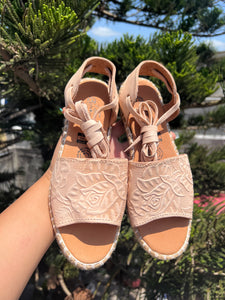 Rosa Natural Lace Up