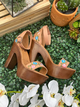 Load image into Gallery viewer, Chula Heels Tan