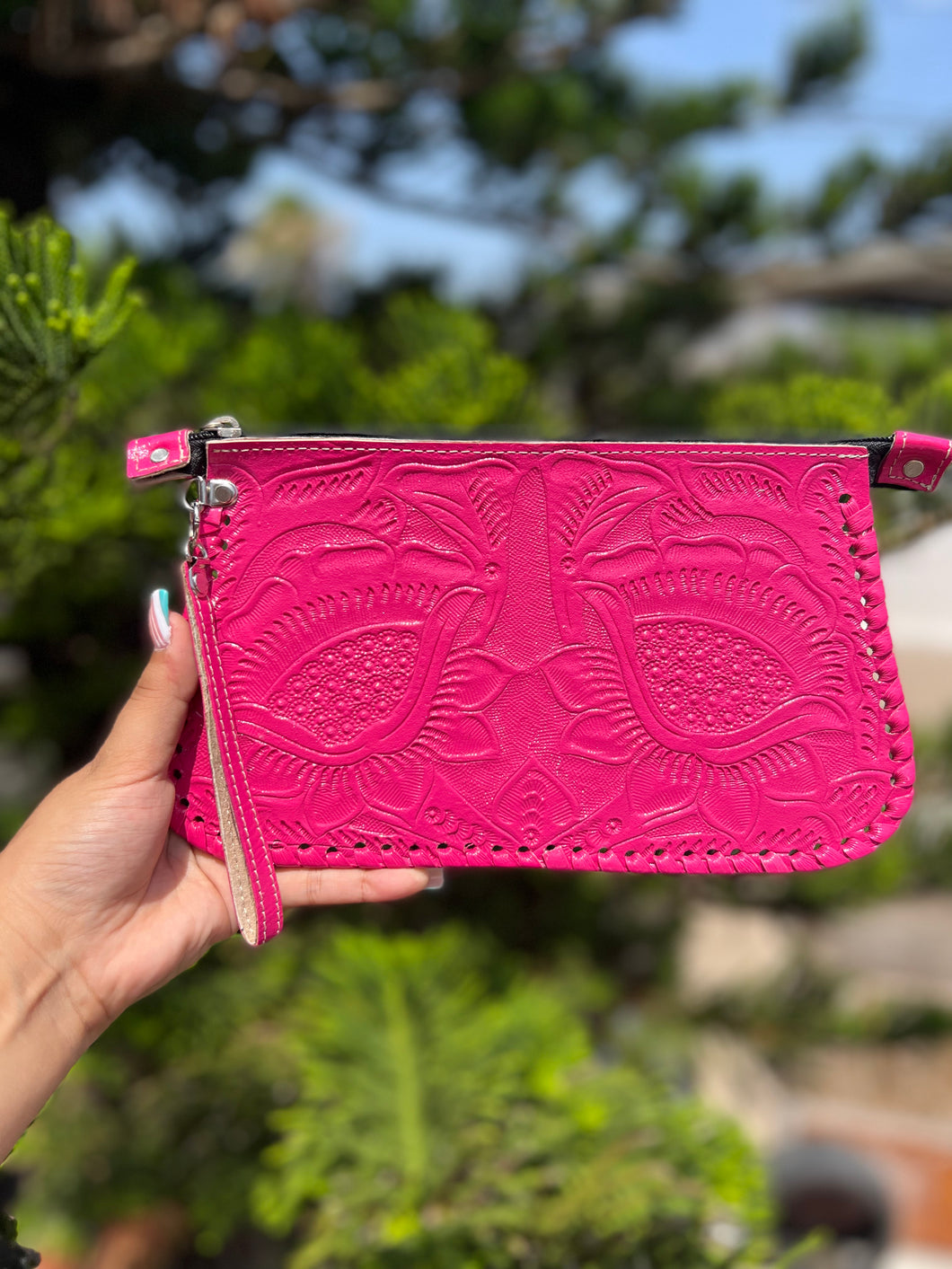 Hand wristlet best sale