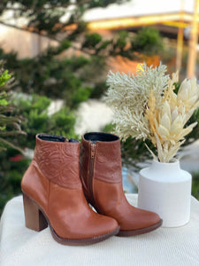 Booties (280) tan