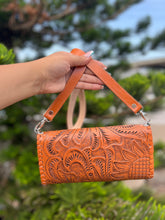 Load image into Gallery viewer, Girasol Leather Crossbody Honey