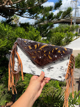 Load image into Gallery viewer, cowhide wristlet bag fringe