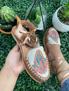 Virgencita lace up rose gold