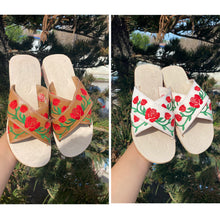 Load image into Gallery viewer, Roses Sandals